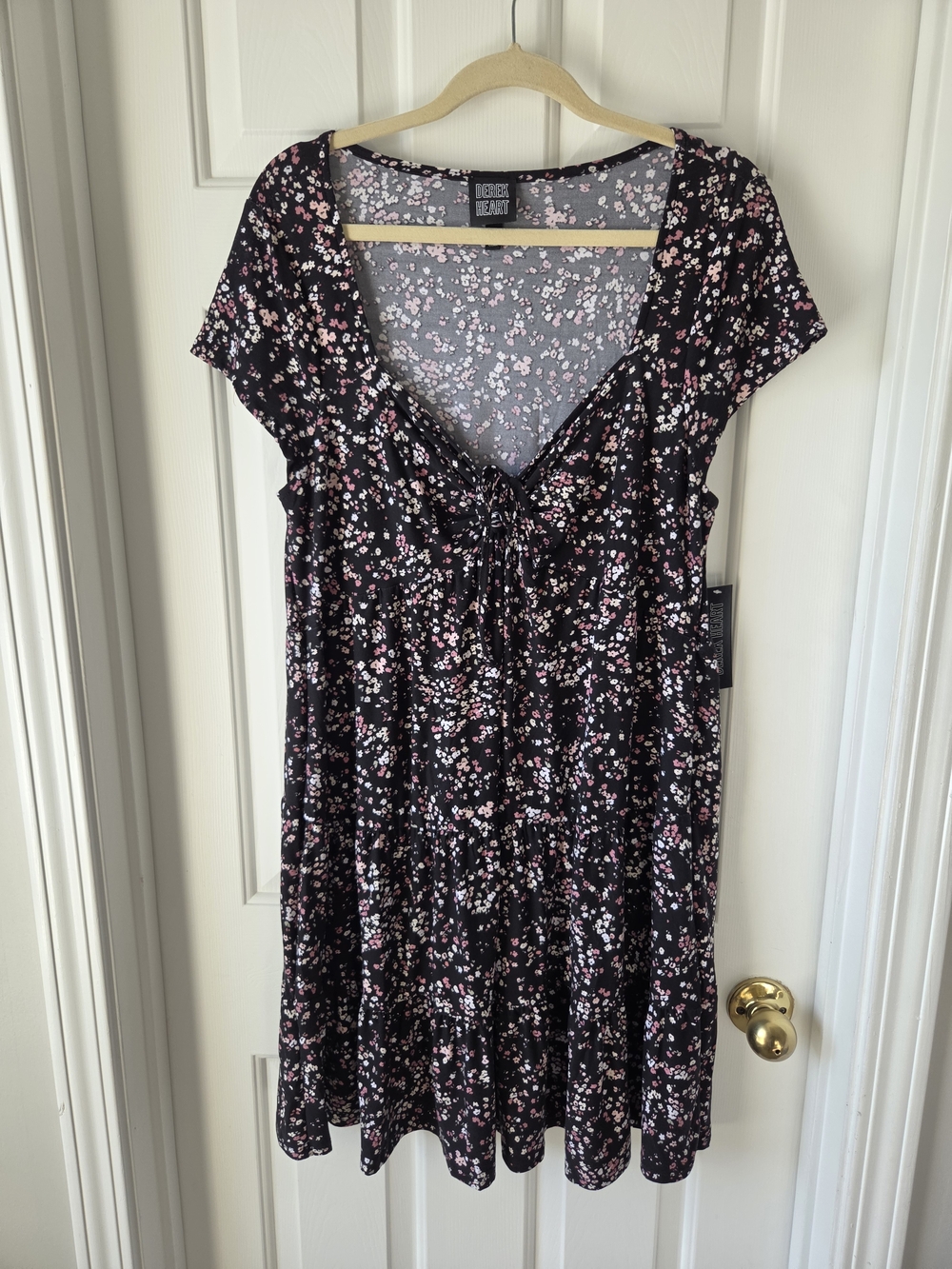 Derek Heart Black Short-Sleeve Floral Tie-Front Dress